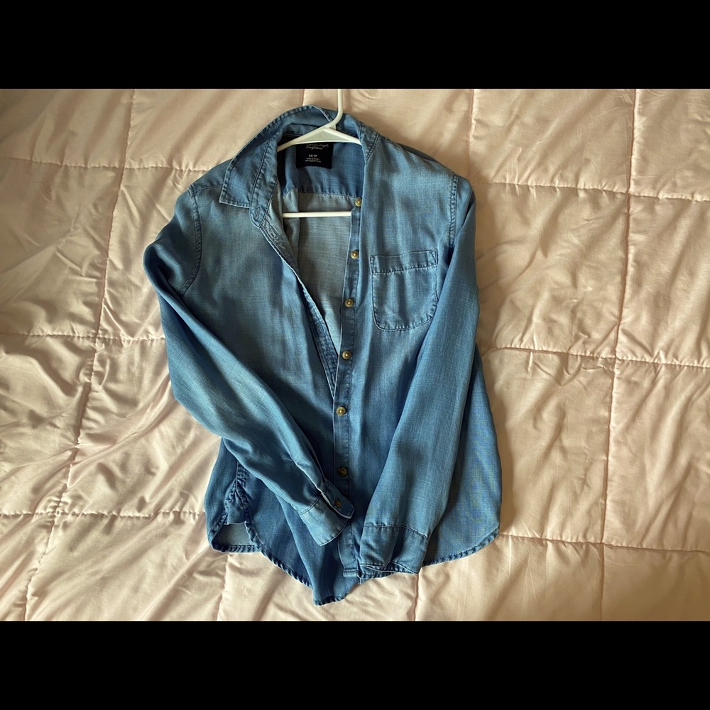 American Eagle Denim Material Button Up (Pocket)